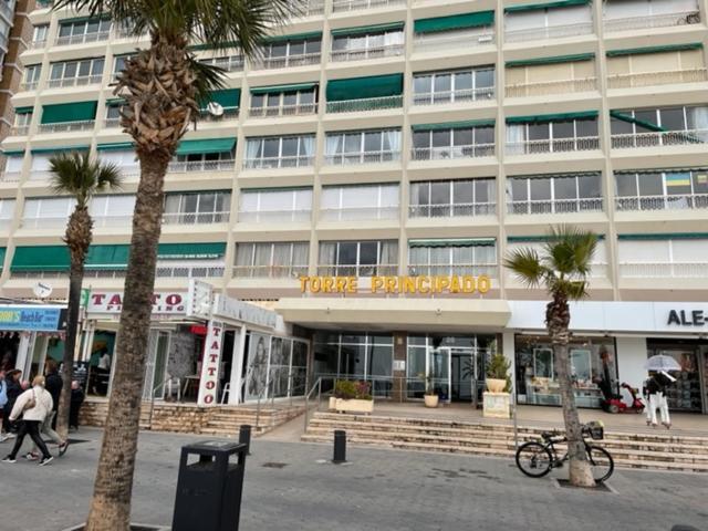 Precioso Apartamento A Estrenar En Primera Linea De Playa Бенидорм Экстерьер фото