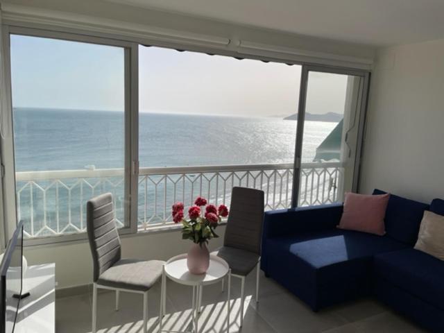 Precioso Apartamento A Estrenar En Primera Linea De Playa Бенидорм Экстерьер фото