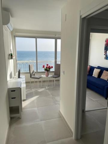 Precioso Apartamento A Estrenar En Primera Linea De Playa Бенидорм Экстерьер фото