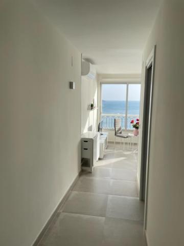 Precioso Apartamento A Estrenar En Primera Linea De Playa Бенидорм Экстерьер фото